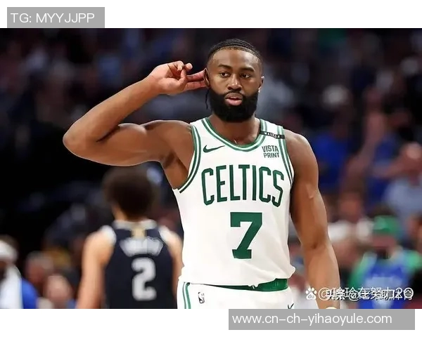 杰伦布朗半场表现平平7投3中三分命中率高但仅得8分助力球队需更努力