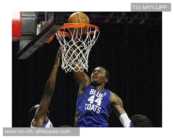 吕佩尔替补出色表现16分钟内高效拿下13分3断三分命中率高达75